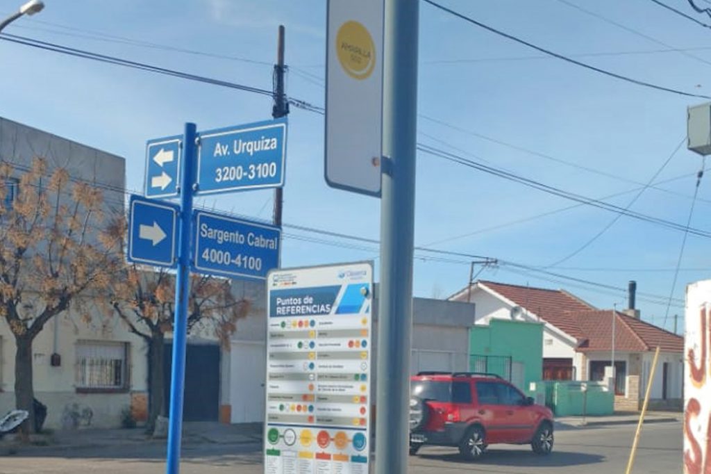 Comenzaron a instalar la nueva cartelería en las paradas de colectivos ...