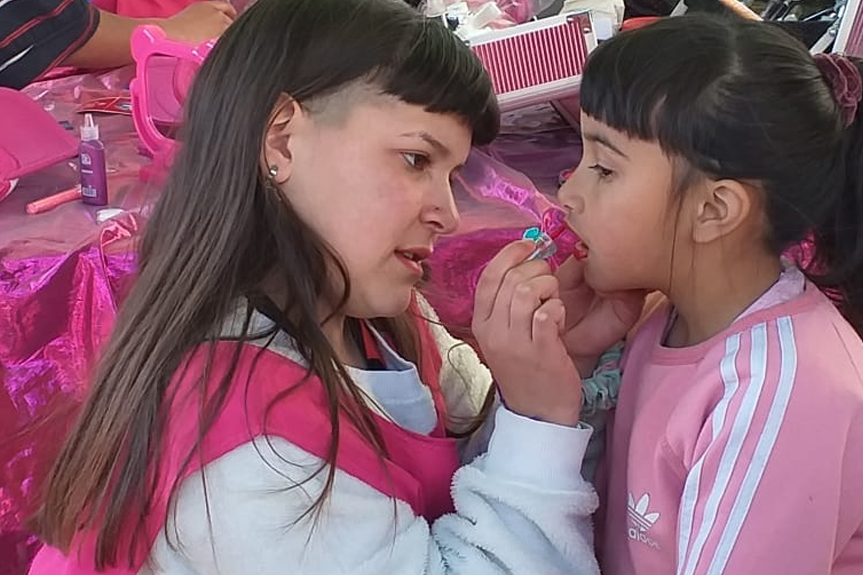Las chicas del Centro Mujeres Adolescentes en festejo del Día de las  Niñeces en el Club El Provincial | Municipalidad del Partido de Olavarría